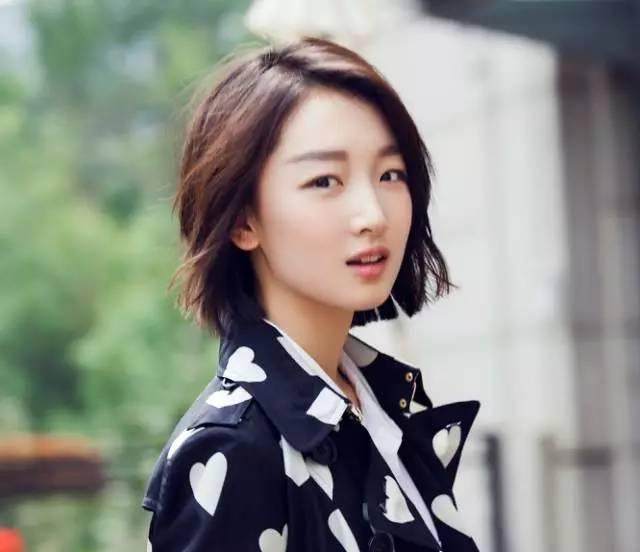 女明星个性短发图片大全_郑爽短发造型_短发女神