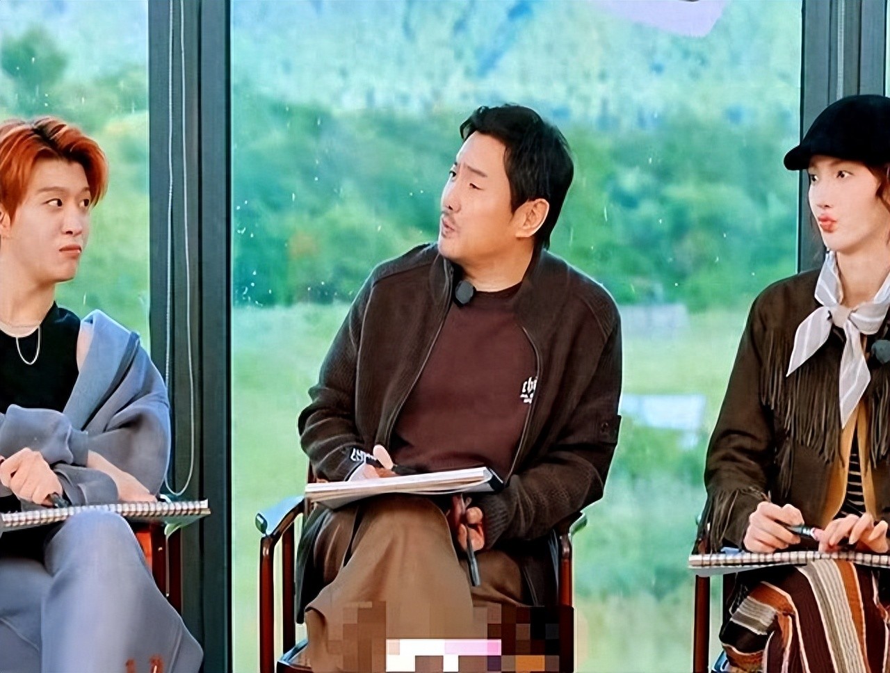 黄景瑜商业太空旅客计划_黄景瑜迪丽热巴绯闻详情_黄景瑜女明星