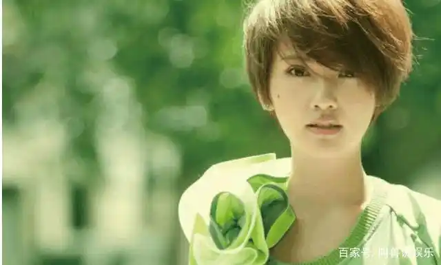 娱乐圈 健身  明星_健身达人女明星案例_女明星肌肉身材