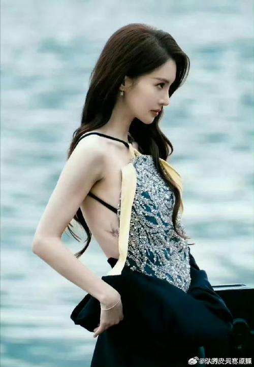 有纹身的美女明星_娱乐圈纹身的女明星_有纹身女明星