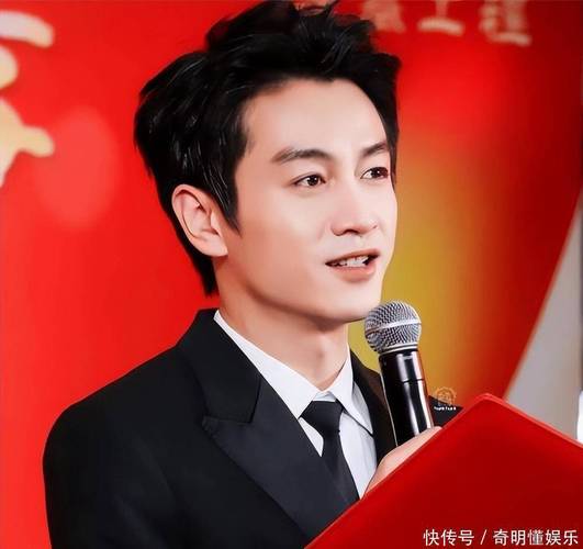 陈晓，凭什么被群嘲“娱乐圈怪胎”？